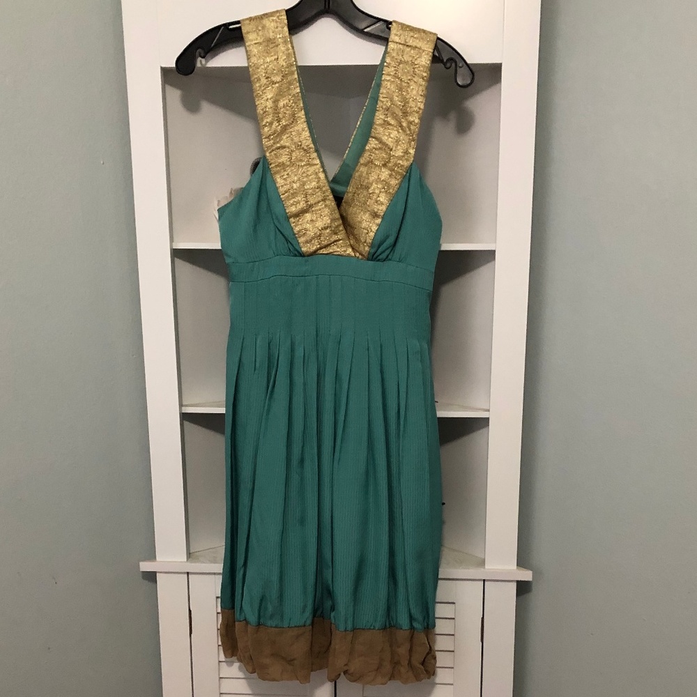 Like New Nicole Miller 100% silk dress, size 2
